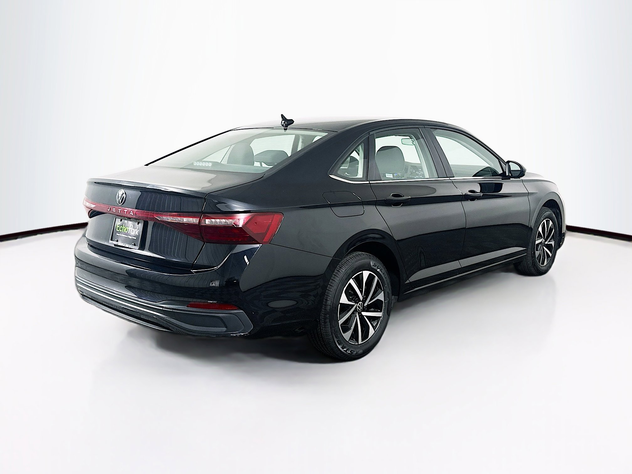 Used 2025 Volkswagen Jetta S image 9