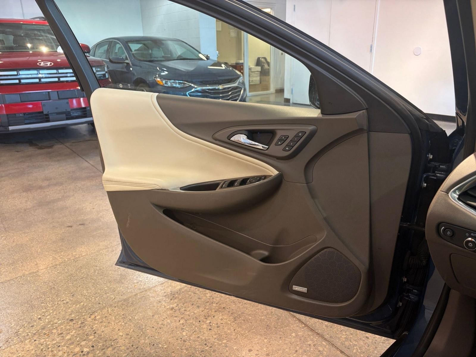 Used 2024 Chevrolet Malibu LT image 20