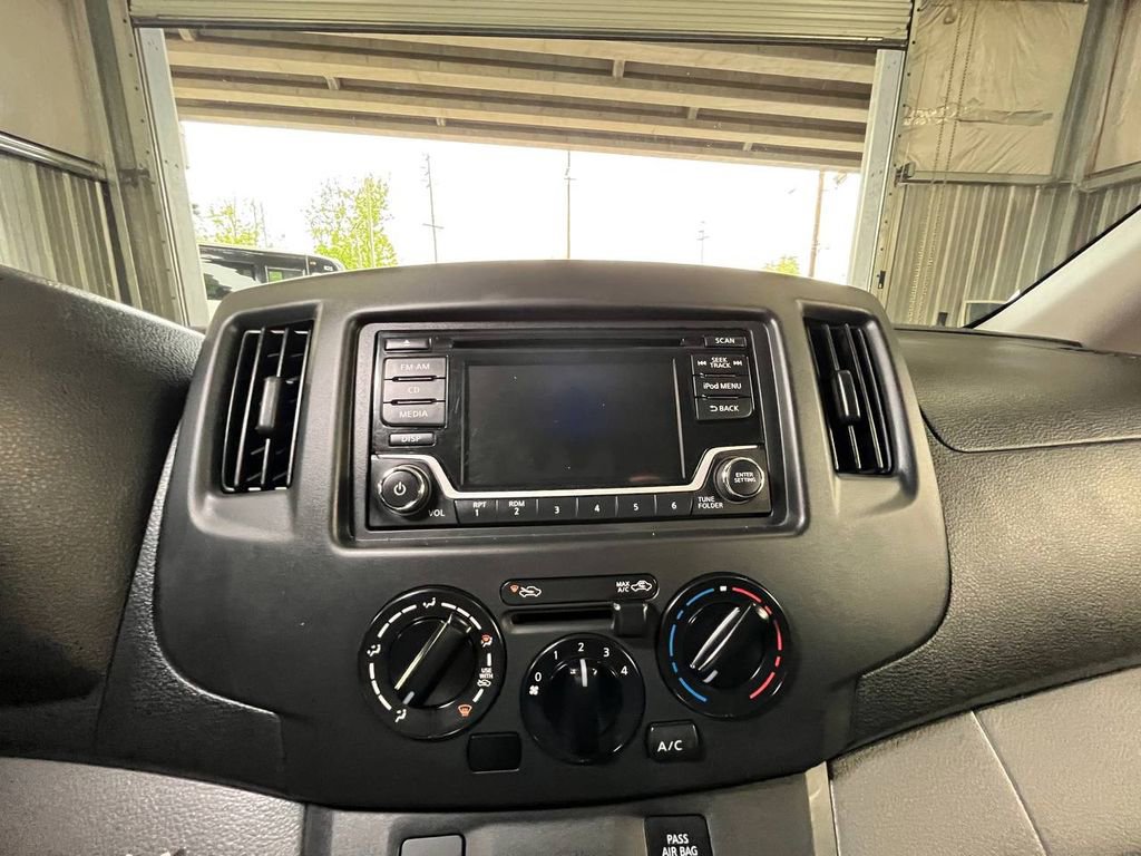 Used 2018 Chevrolet City Express LS FWD image 13