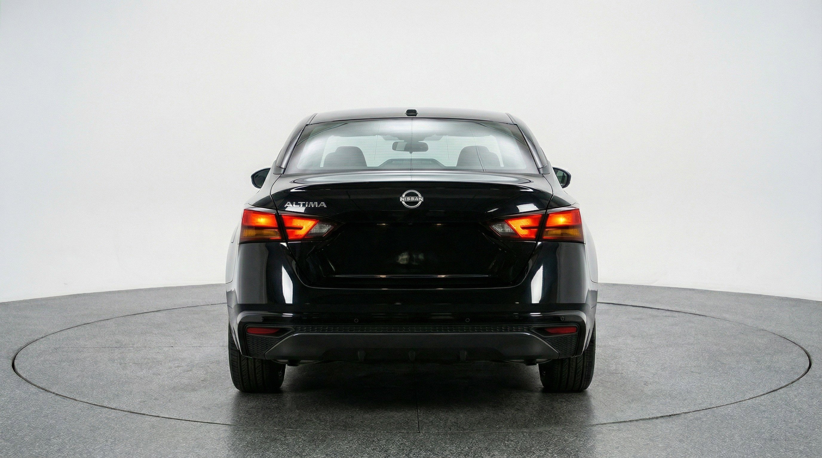 Used 2025 Nissan Altima 2.5 SV image 7