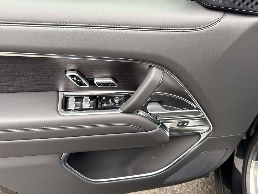 New 2026 Land Rover Range Rover SE AWD/4WD image 19