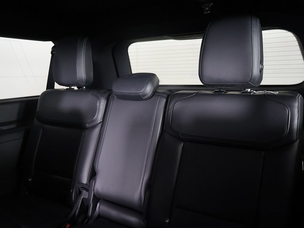 Used 2025 Ford Expedition Max Platinum w/ Stealth Performance Package AWD/4WD image 37