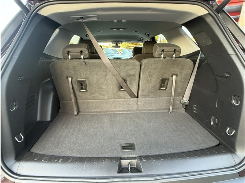 Used 2020 Chevrolet Traverse LT FWD image 25