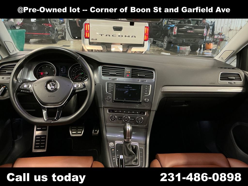 Used 2017 Volkswagen Golf Alltrack S AWD/4WD image 17