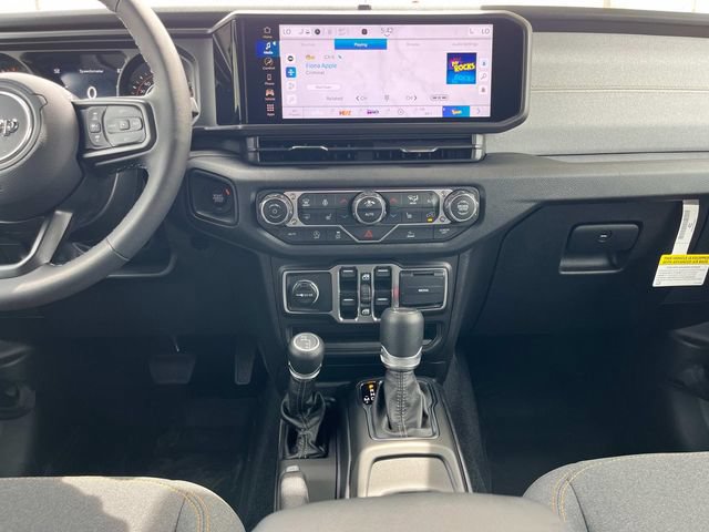 New 2025 Jeep Gladiator Sport AWD/4WD image 5