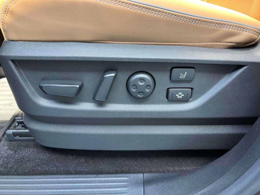 Used 2025 INFINITI QX80 Sensory AWD/4WD image 29