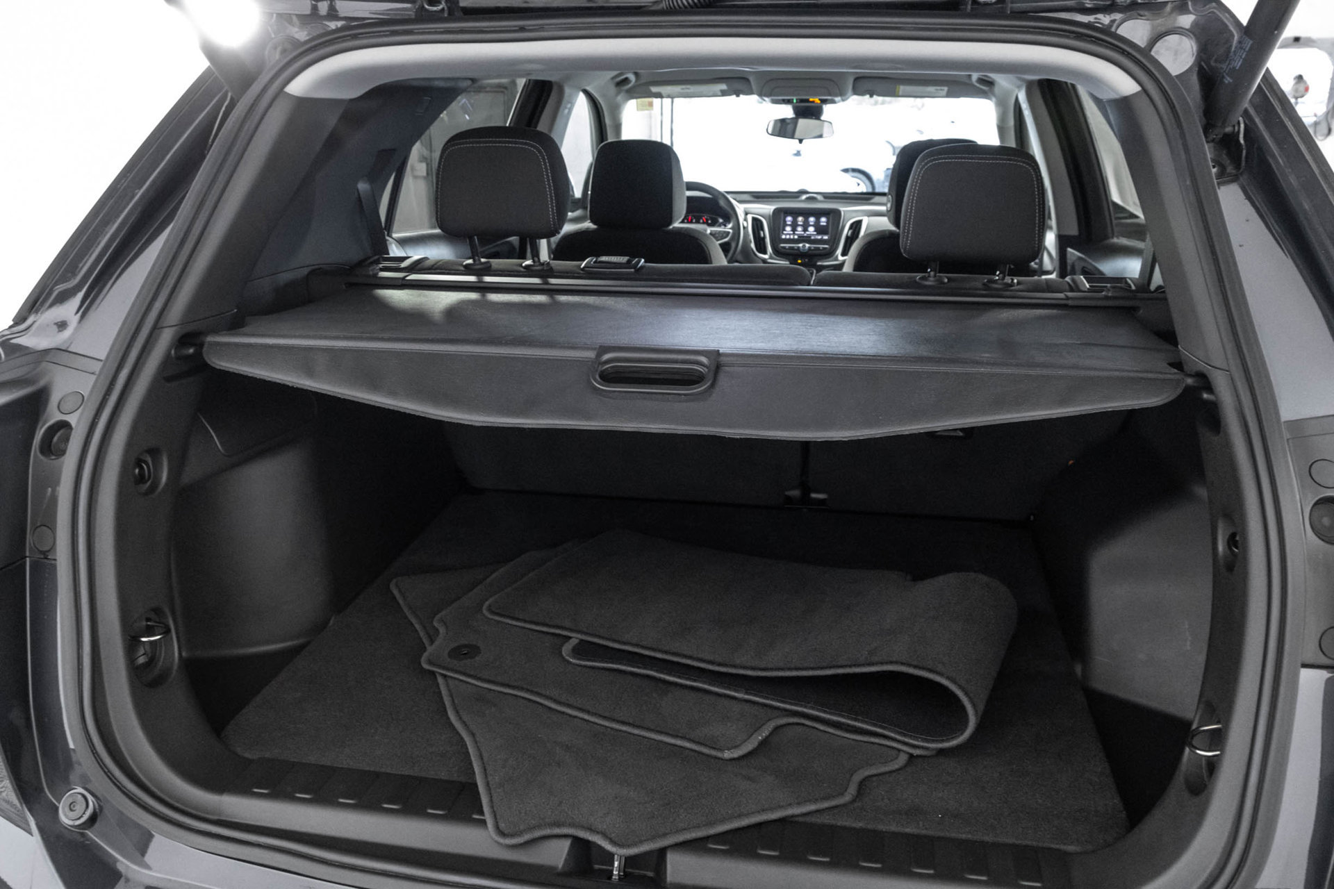 Used 2023 Chevrolet Equinox LT w/ Driver Convenience Package FWD image 37