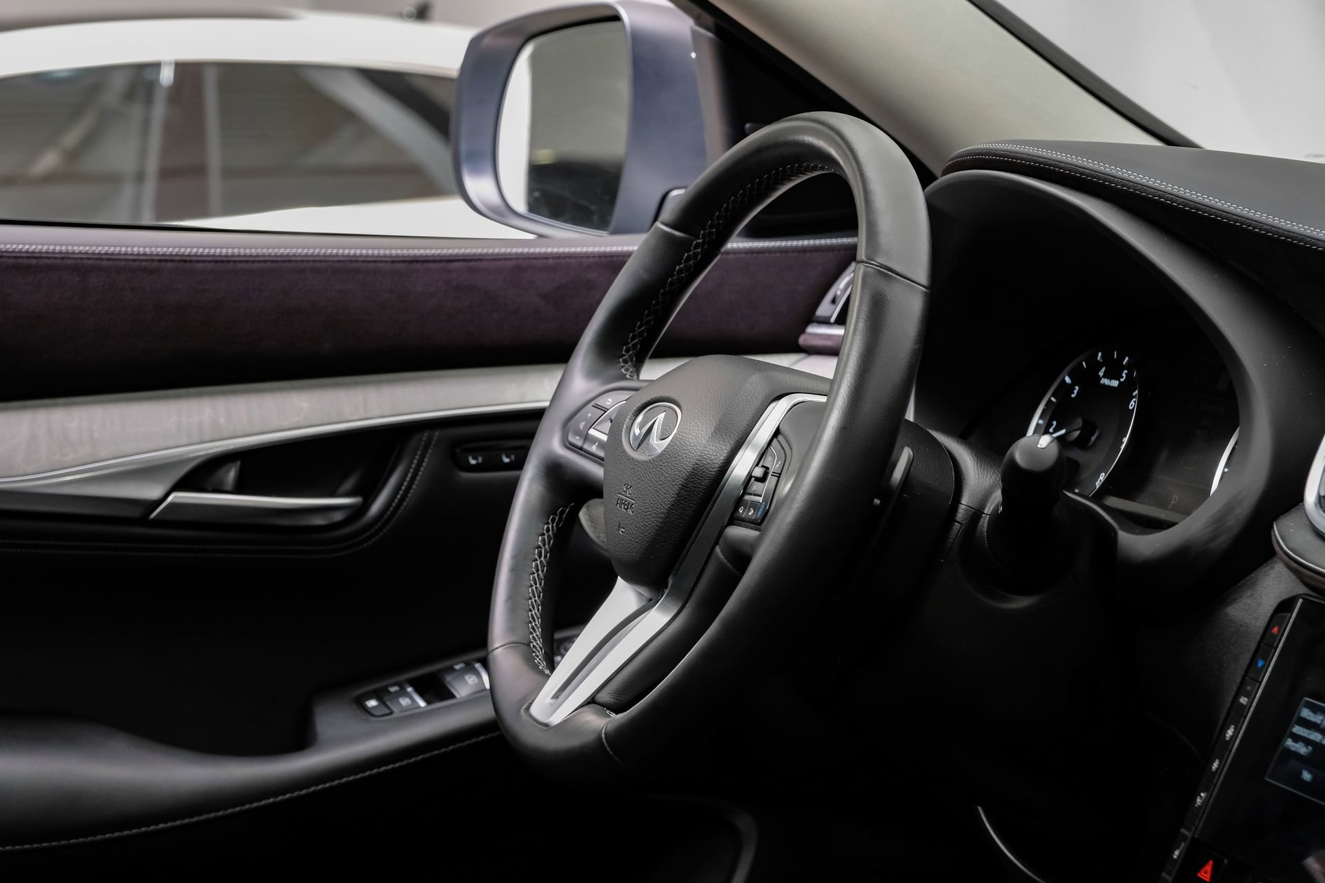 Used 2023 INFINITI QX50 Sensory image 18