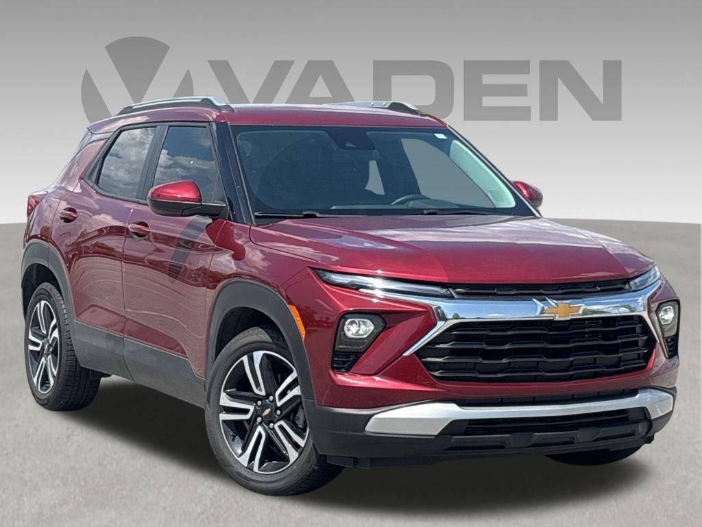 Used 2025 Chevrolet TrailBlazer LT w/ LT Cold Weather Package FWD image 1