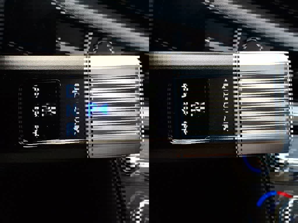 Certified 2025 Hyundai Santa Fe SEL image 14