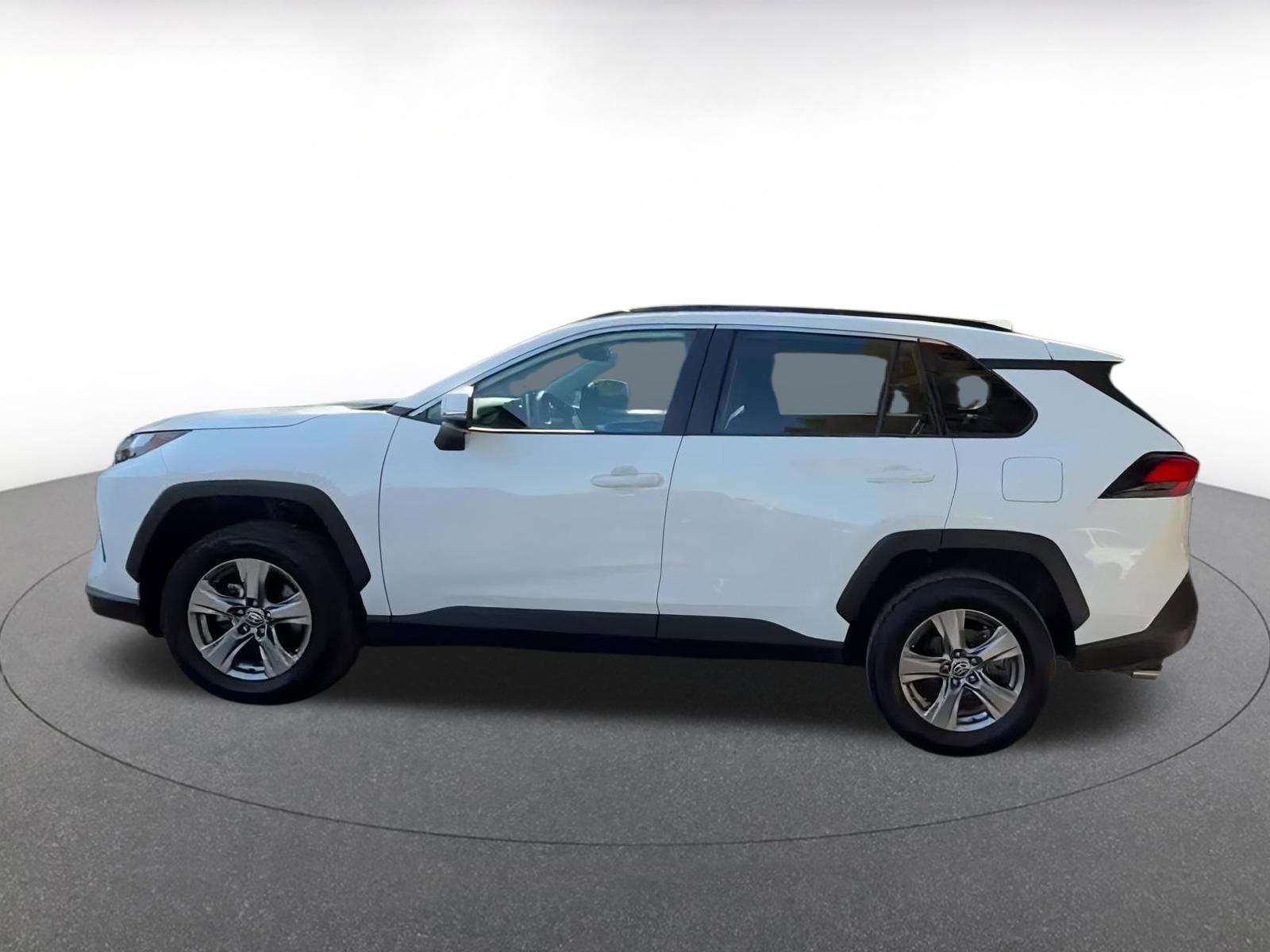 Used 2025 Toyota RAV4 XLE image 9