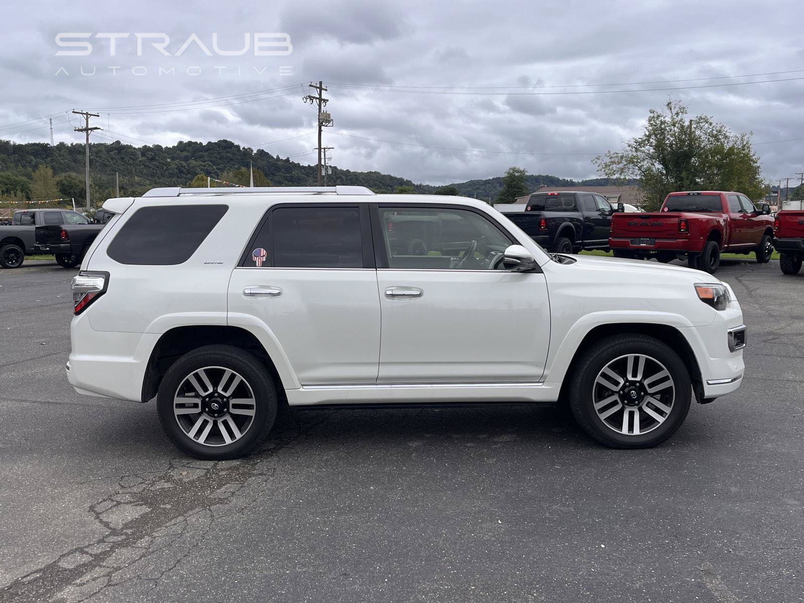 Used 2022 Toyota 4Runner Limited AWD/4WD image 9