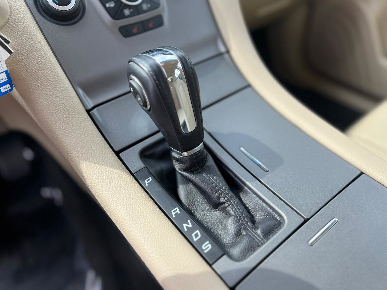 Used 2017 Ford Taurus SEL FWD image 26