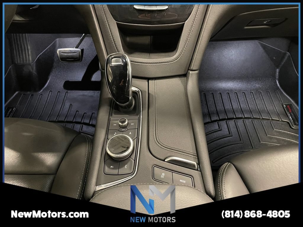 Used 2022 Cadillac XT5 Sportv w/ LPO, ONYX Package AWD/4WD image 11