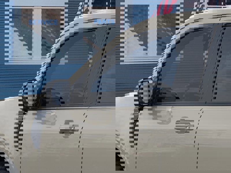 New 2025 Ford Maverick Lariat w/ Black Appearance Package image 21