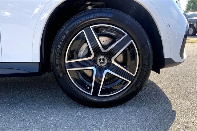 Certified 2025 Mercedes-Benz GLC 300 4MATIC w/ AMG Line image 9