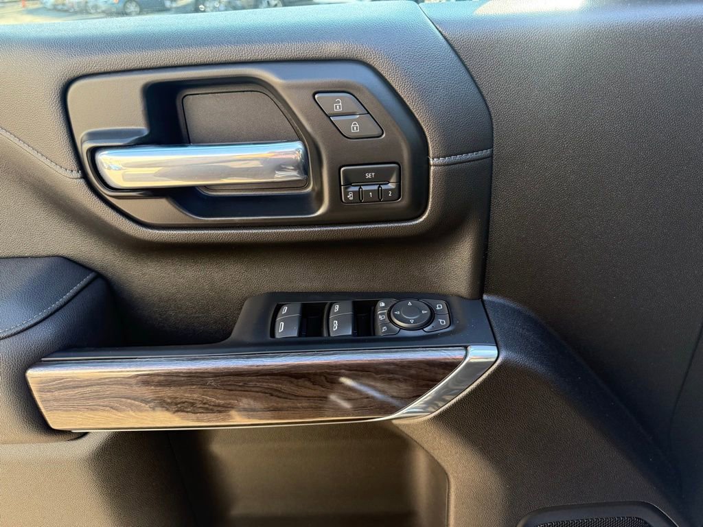 Used 2023 Chevrolet Silverado 2500 LTZ w/ LTZ Convenience Package AWD/4WD image 12