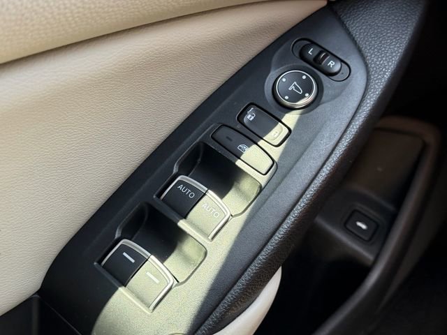 Used 2018 Honda Accord Touring image 19