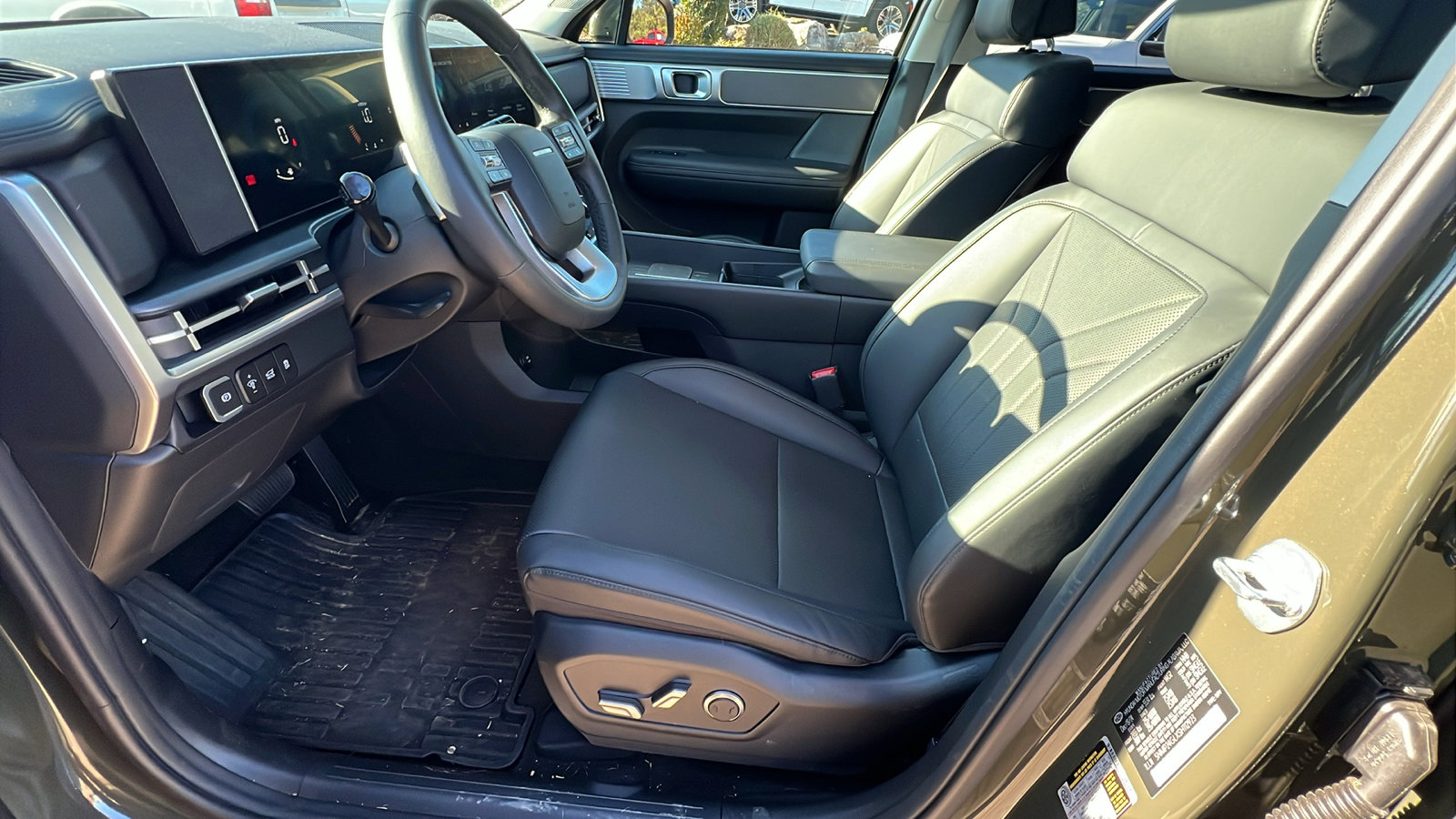 Used 2025 Hyundai Santa Fe SEL image 16