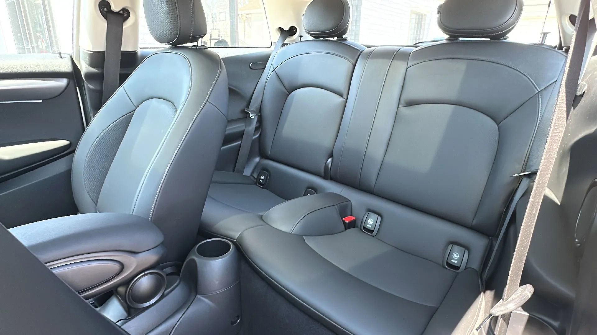 Used 2023 MINI Cooper 2-Door Hardtop image 18