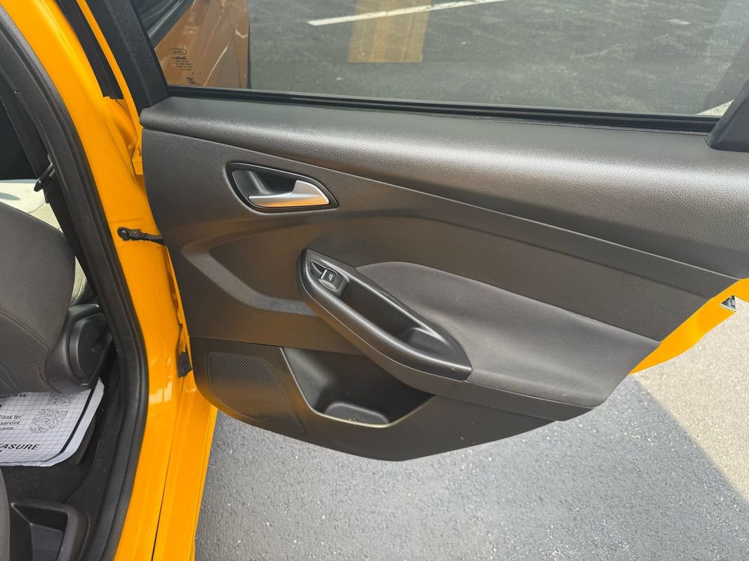 Used 2016 Ford Focus ST image 18