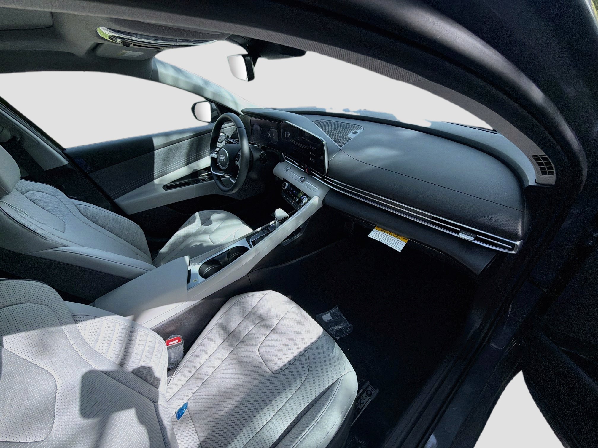 New 2026 Hyundai Elantra Limited FWD image 21
