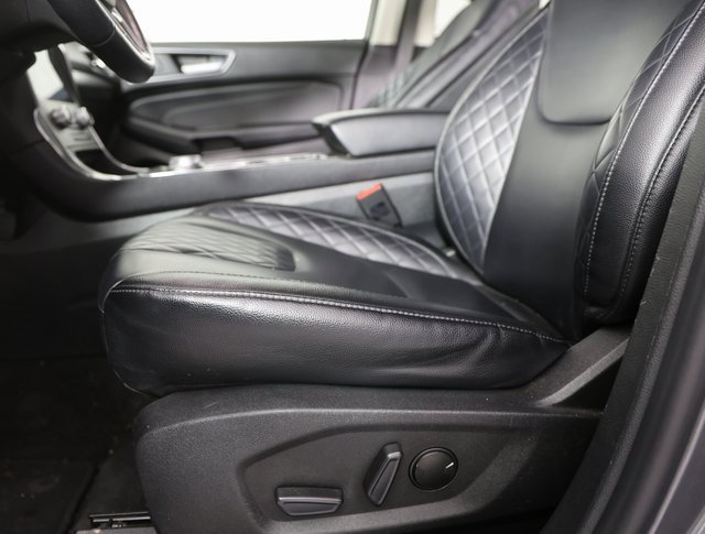 Used 2024 Ford Edge Titanium image 4