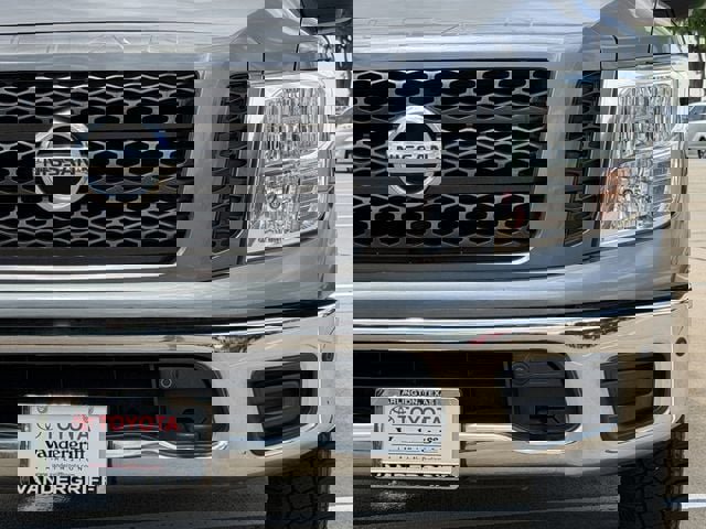 Used 2019 Nissan Titan SV w/ SV Convenience Package AWD/4WD image 9