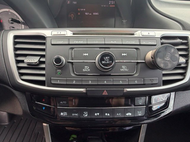 Used 2017 Honda Accord LX image 22