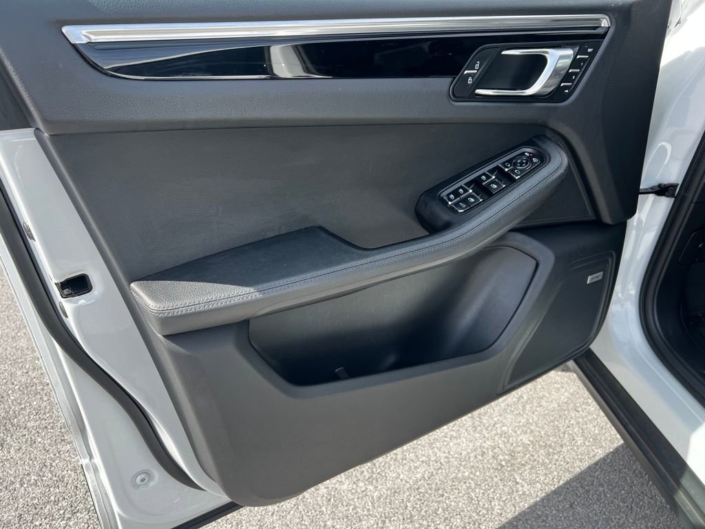 Used 2020 Porsche Macan image 15