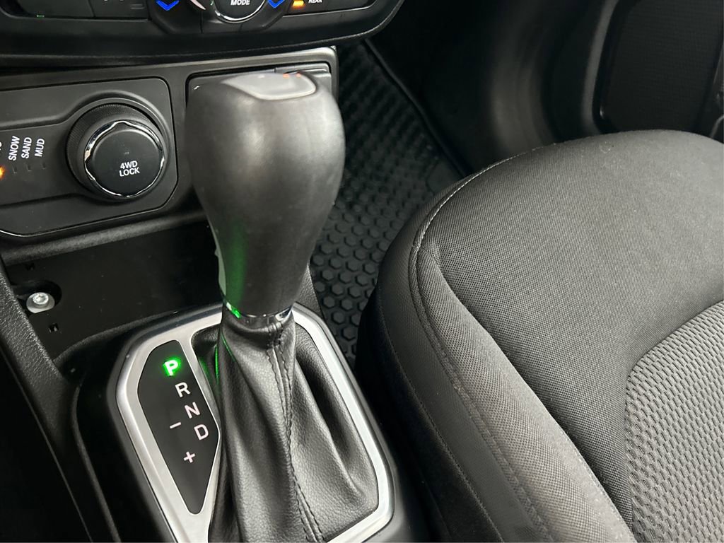 Used 2020 Jeep Renegade Altitude image 33