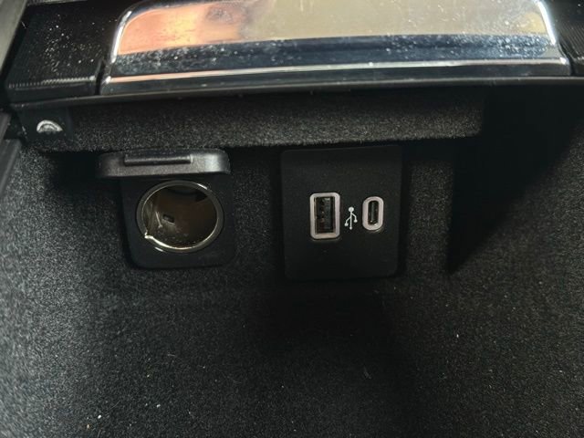 Certified 2022 Lincoln Corsair FWD image 33