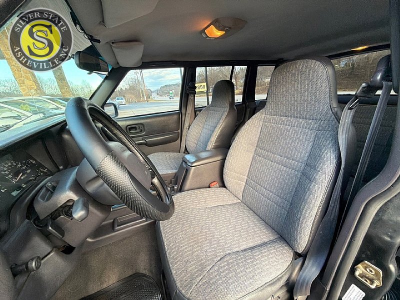 Used 2001 Jeep Cherokee Sport image 12