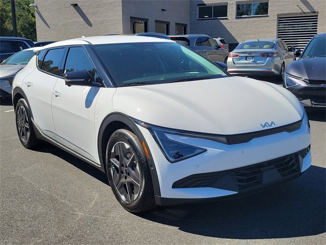New 2025 Kia EV6 Light w/ Light LR Technology Package image 3