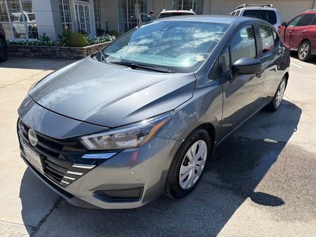 Used 2025 Nissan Versa S w/ Trunk Package FWD image 2