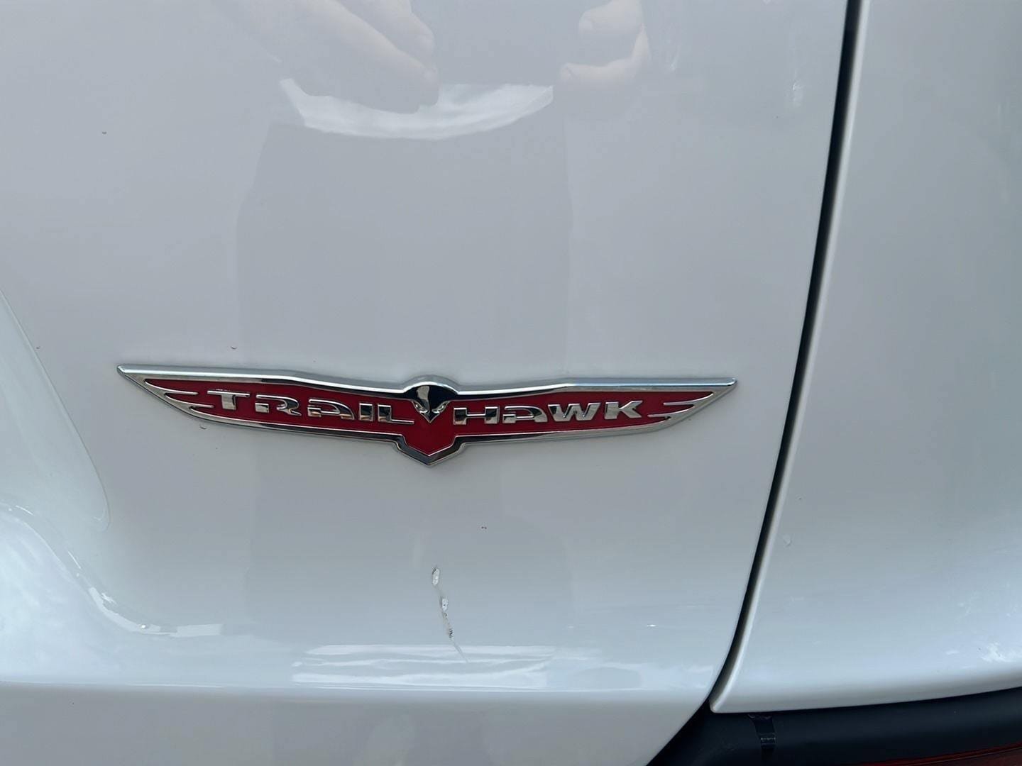 Used 2022 Jeep Cherokee Trailhawk AWD/4WD image 11
