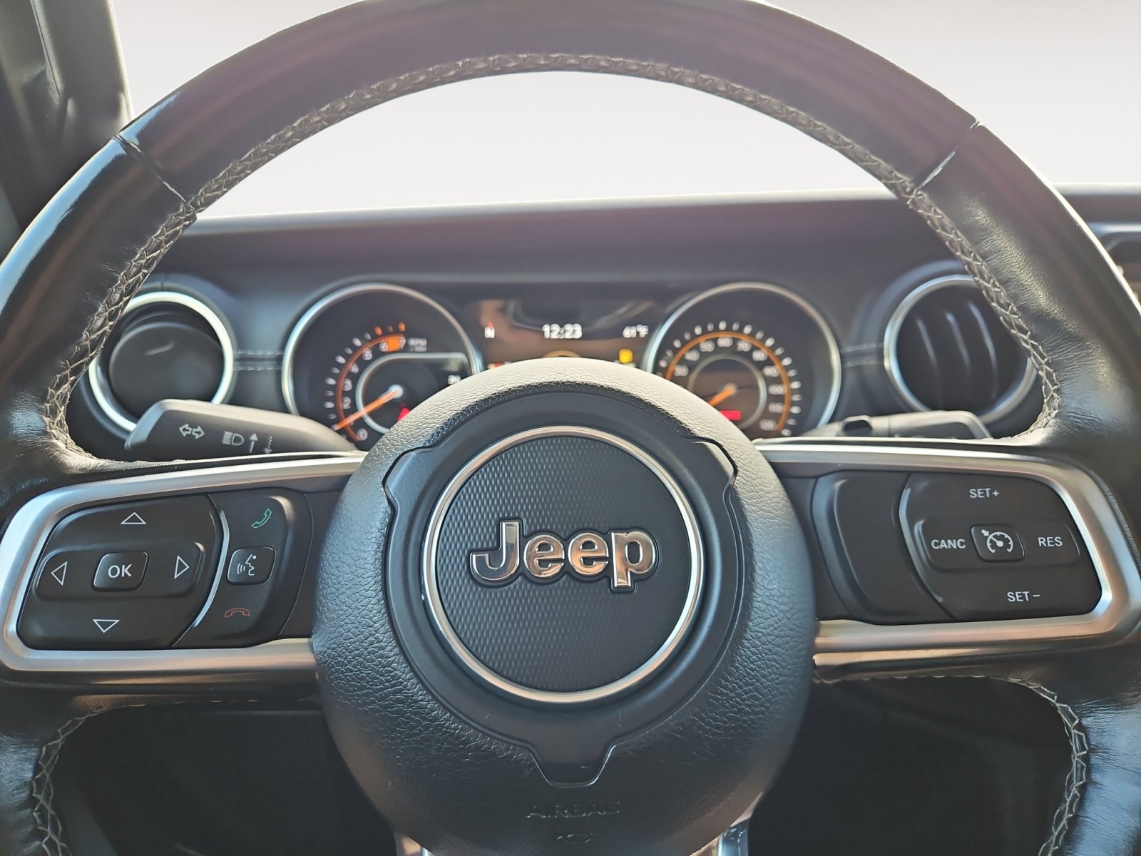 Used 2020 Jeep Wrangler Unlimited Sahara AWD/4WD image 12
