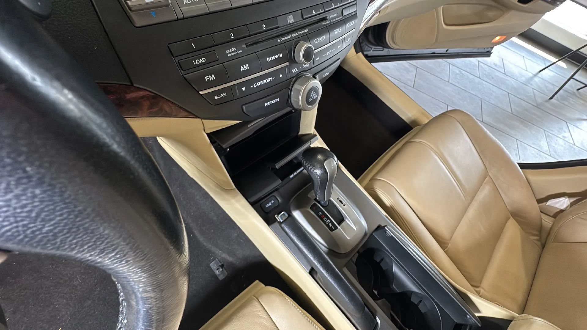 Used 2010 Honda Crosstour EX-L image 34