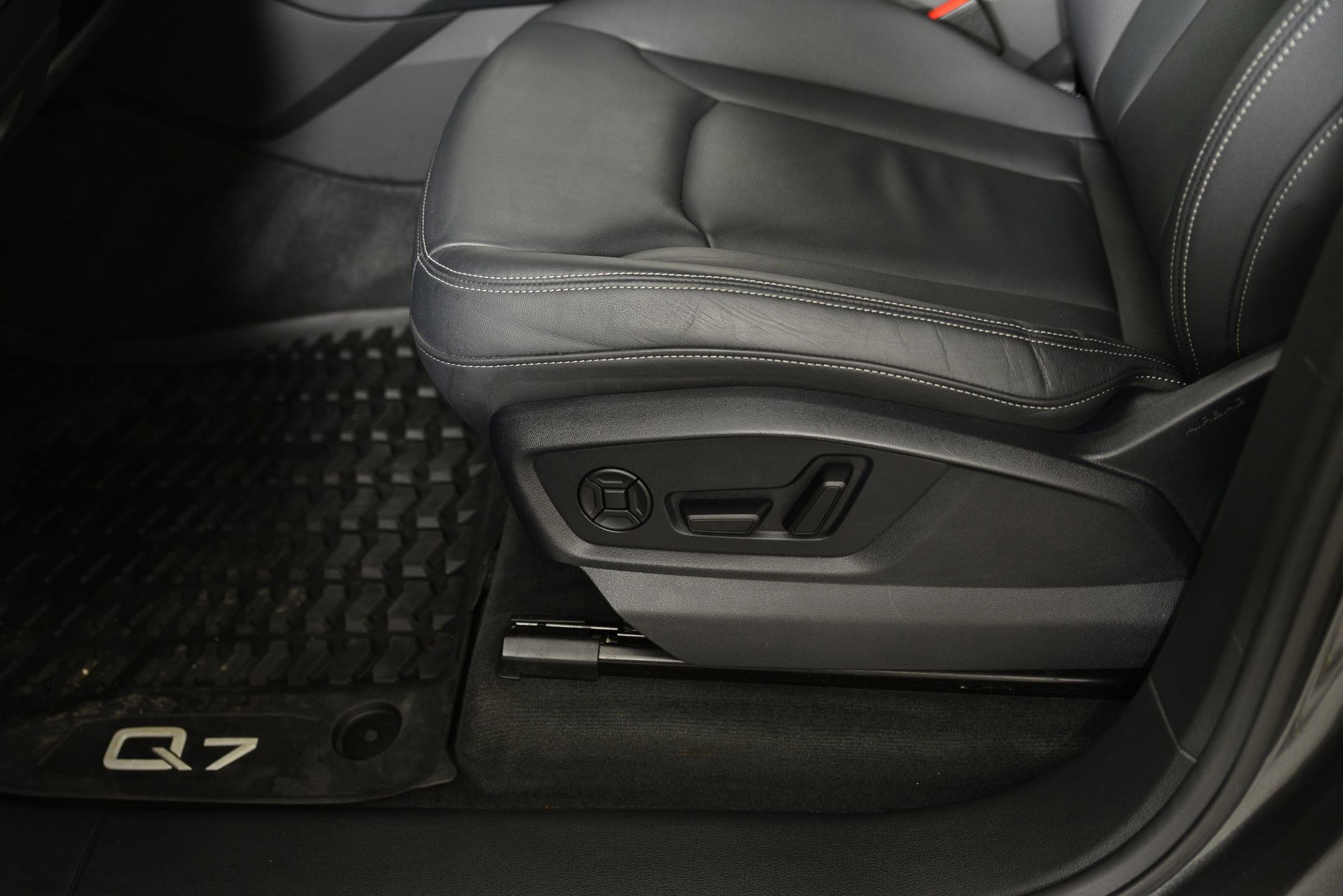 Used 2025 Audi Q7 2.0T Premium w/ Convenience Package image 25