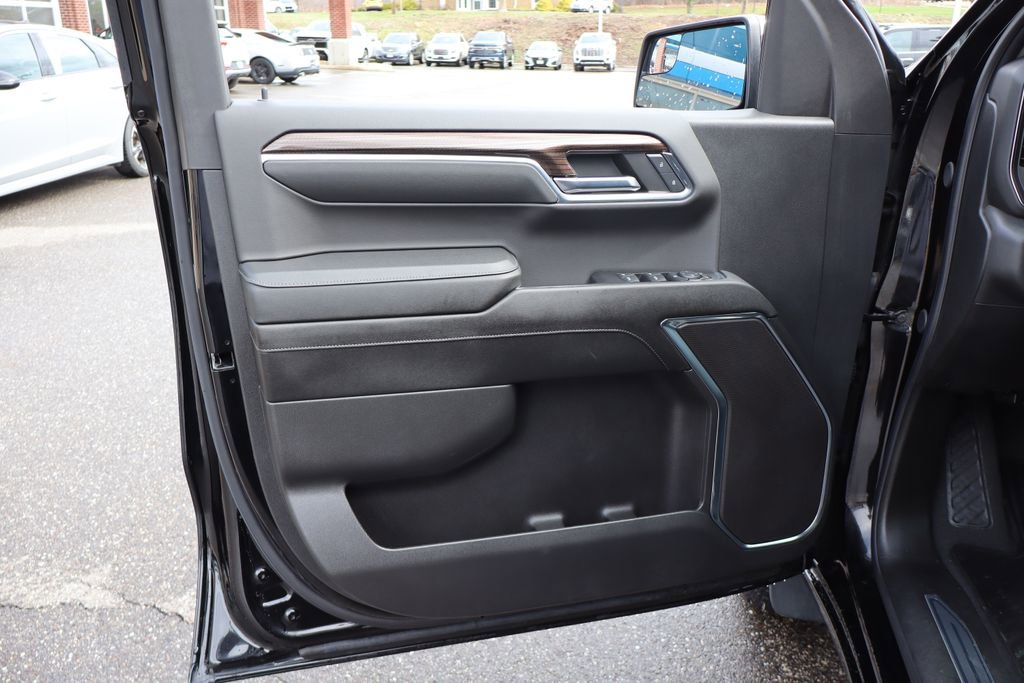 Used 2024 Chevrolet Silverado 1500 LT image 9