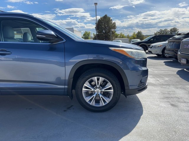 Used 2015 Toyota Highlander XLE image 2