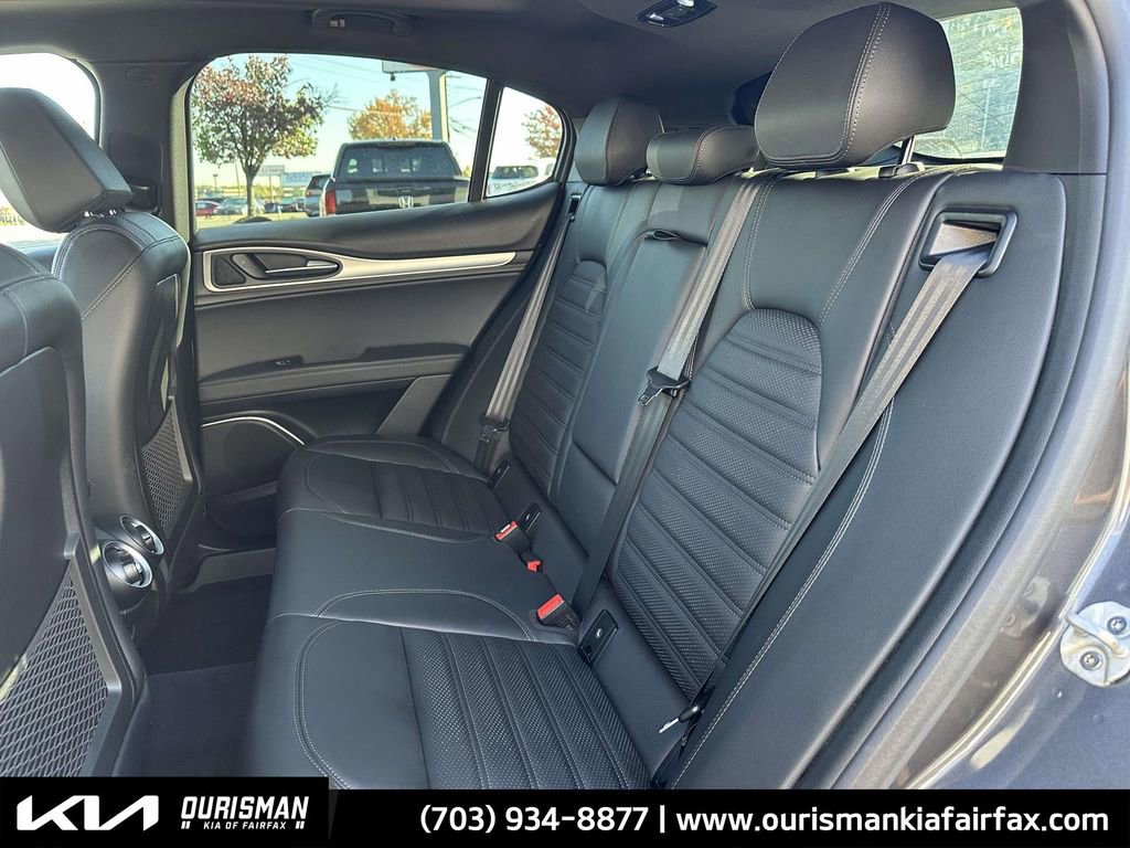 Used 2022 Alfa Romeo Stelvio Veloce image 22