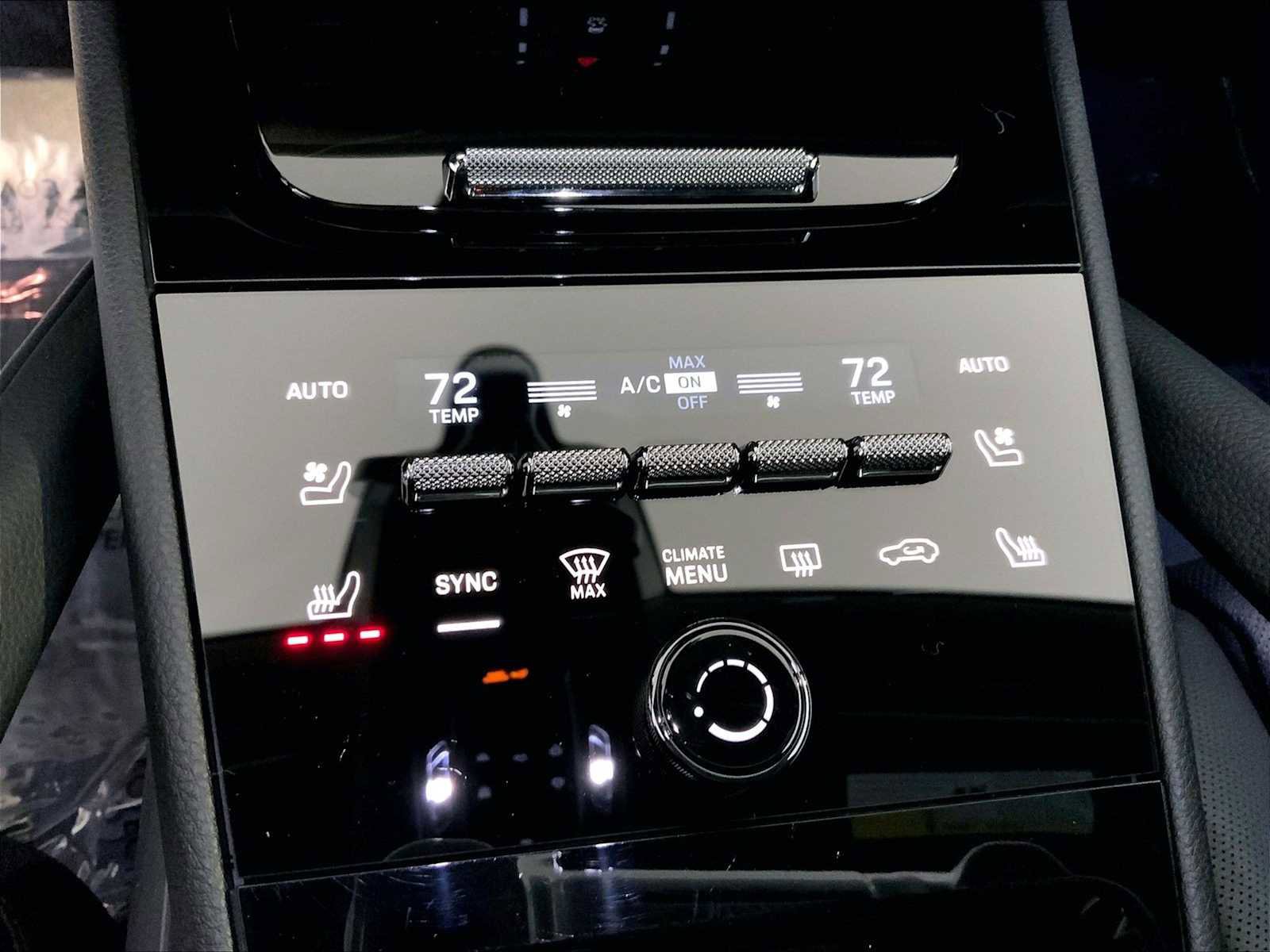 Certified 2025 Porsche Cayenne image 37