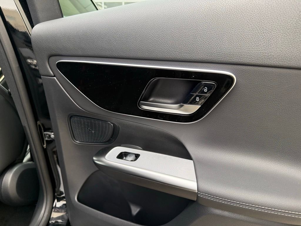Used 2026 Mercedes-Benz GLC 300 4MATIC image 35