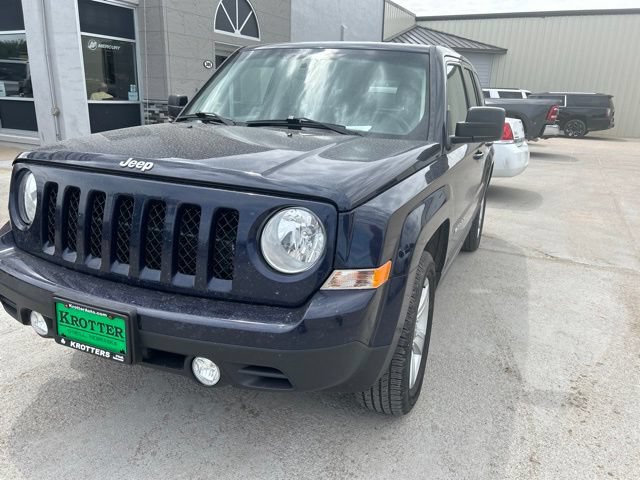 Used 2017 Jeep Patriot Latitude AWD/4WD image 2