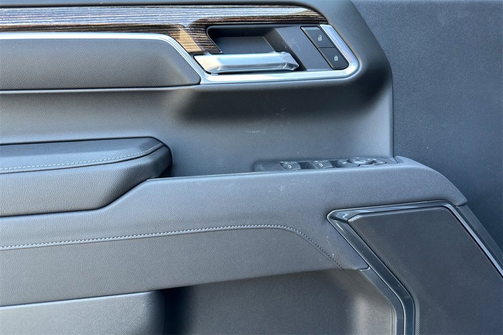 New 2025 GMC Sierra 1500 SLE image 9