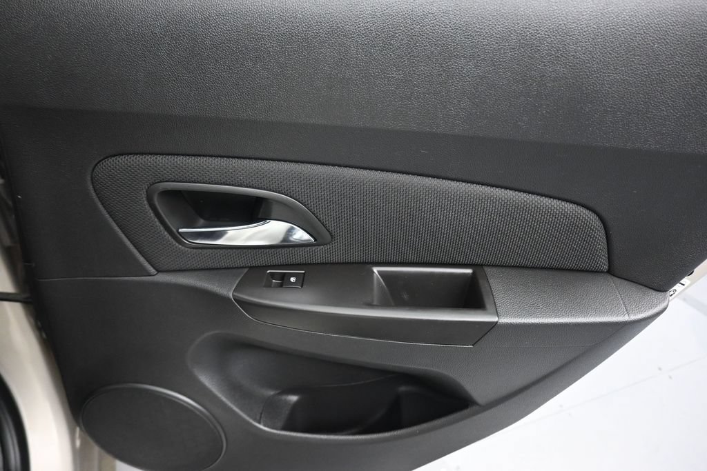 Used 2016 Chevrolet Cruze LT w/ Enhanced Safety Package FWD image 34