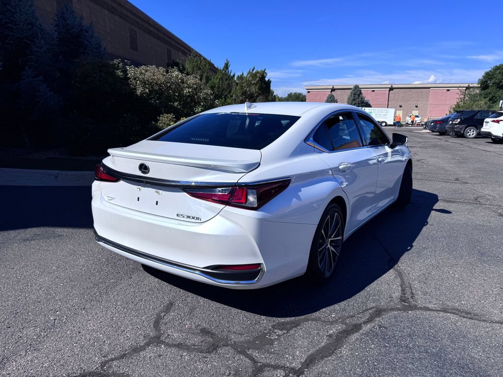 Used 2023 Lexus ES 300h w/ Premium Package FWD image 7