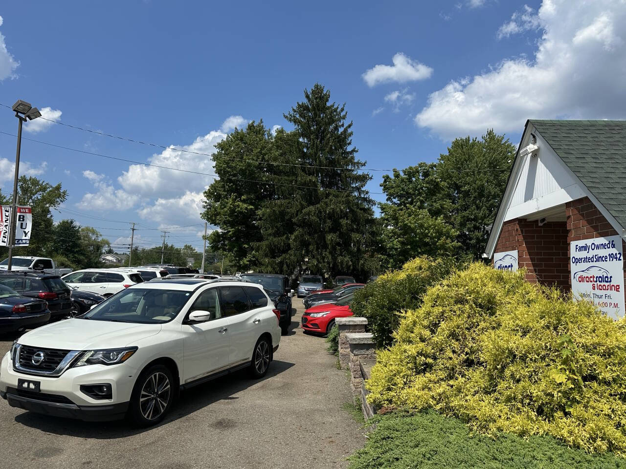 Used 2018 Nissan Pathfinder Platinum image 1