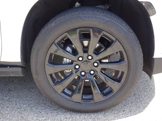 Used 2024 Chevrolet Suburban Premier w/ Advanced Technology Package AWD/4WD image 29